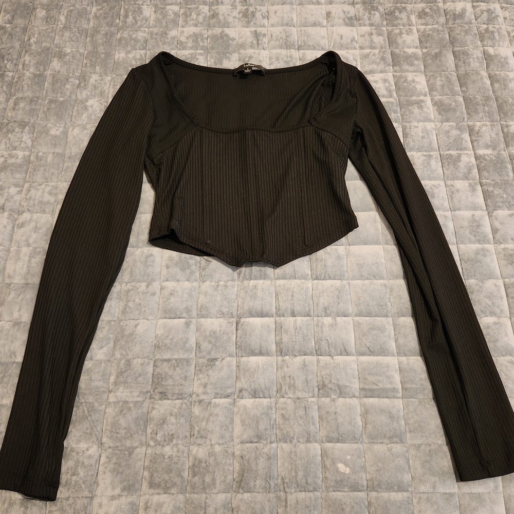 Lulu's Black Ribbed Crop Top